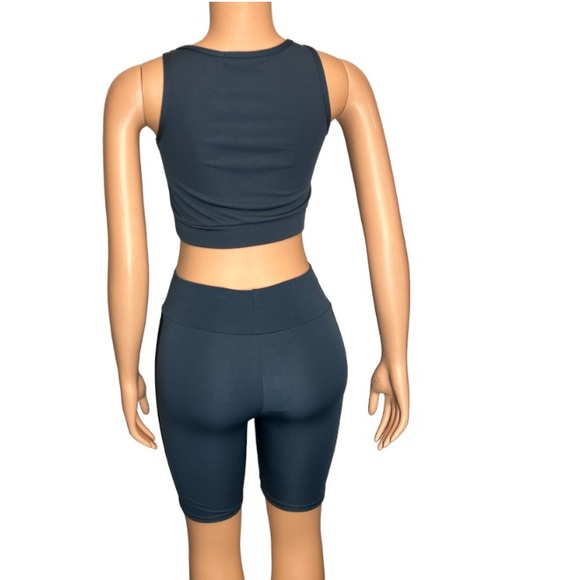 AQ - Sport Activewear Gray Black striped Biker Short 2 piece Set Size M NWT - Picture 6 of 17